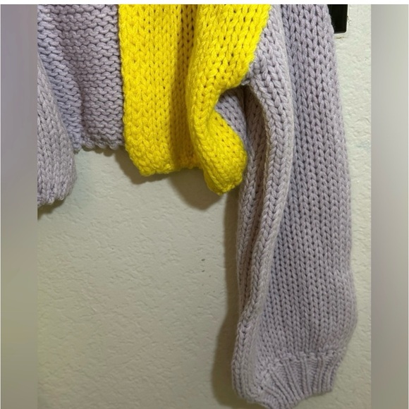 Color Block Cropped Cardigan - Picture 4 of 7